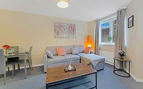 Modern & Spacious 2 Bedroom Serviced Apartment Next To Lochend Park - Private Underground Parking & Lift Available - Close To Edinburgh City Centre